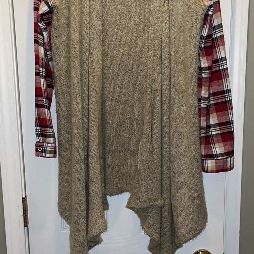 Cardigan - Picture 2 of 3